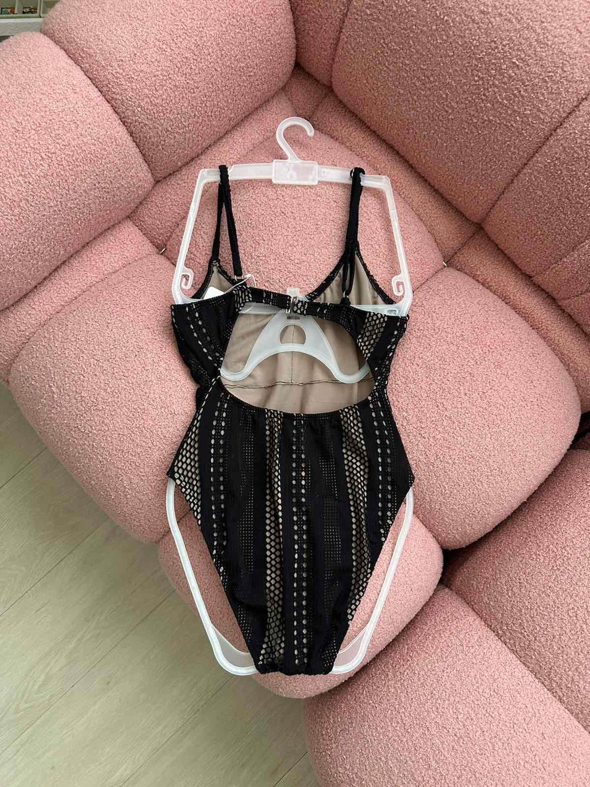 (S) Ava Clasp Back Lace Black